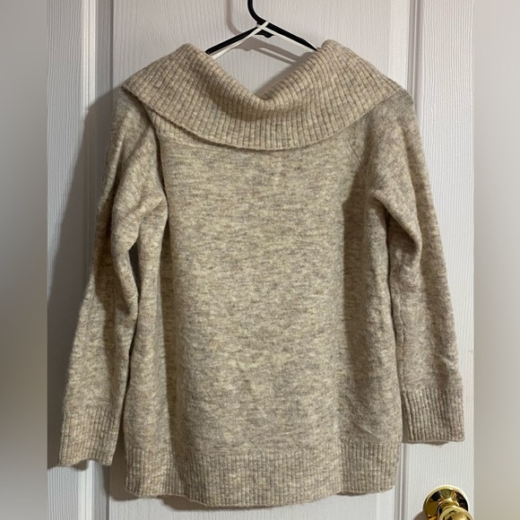 Aritzia Wilfred Wool Blend Beige Turtleneck Long Sleeve Warm Sweater Size Medium - Picture 4 of 7